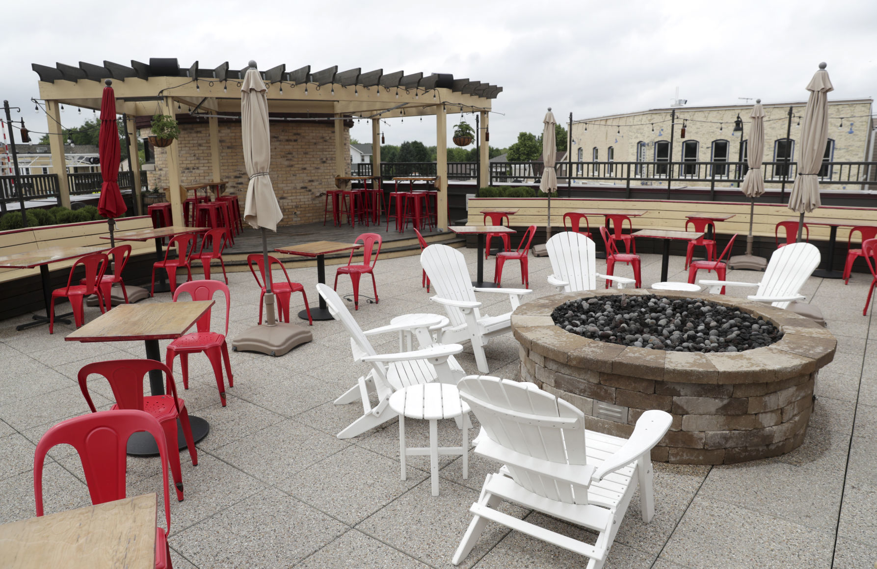 Lone Girl Brewing patio